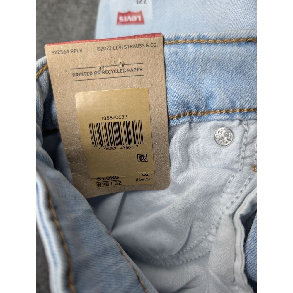 NWT Levi's 721 High Rise Skinny Light Wash Jeans Women's 28 W/ 32 L Hole Legs - Picture 10 of 10